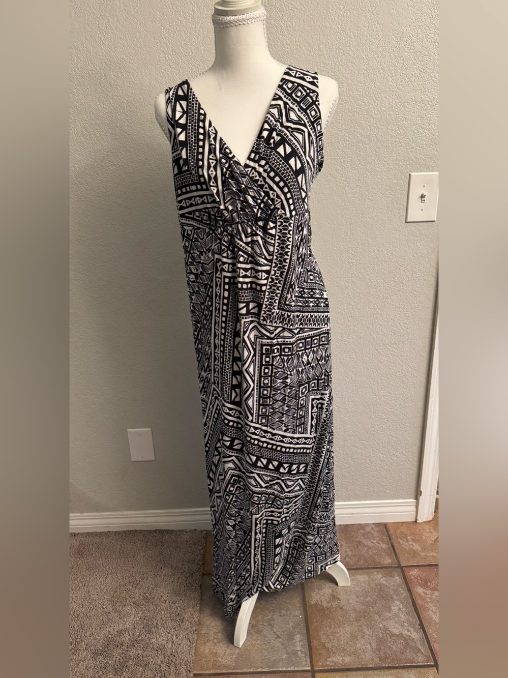 Apt. 9 Black and White Geometric Maxi Dress